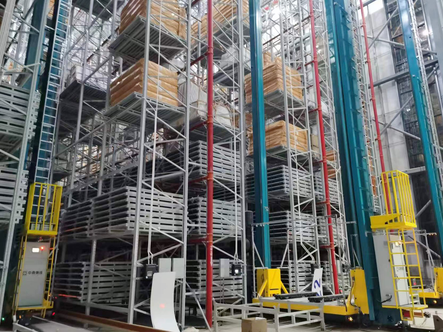  多穿料箱式货架